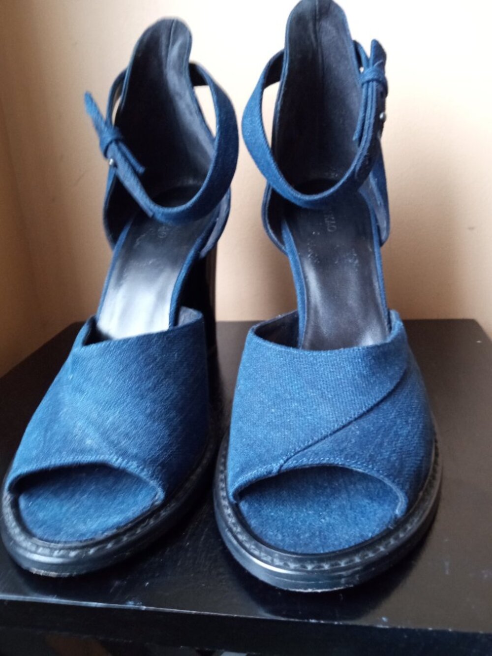 Jen Kao Heels